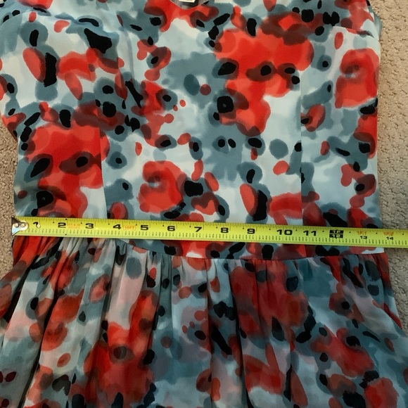 Gorgeous dress from Anthropologie Beautiful fabric! Cute bows on back! - Picture 5 of 5